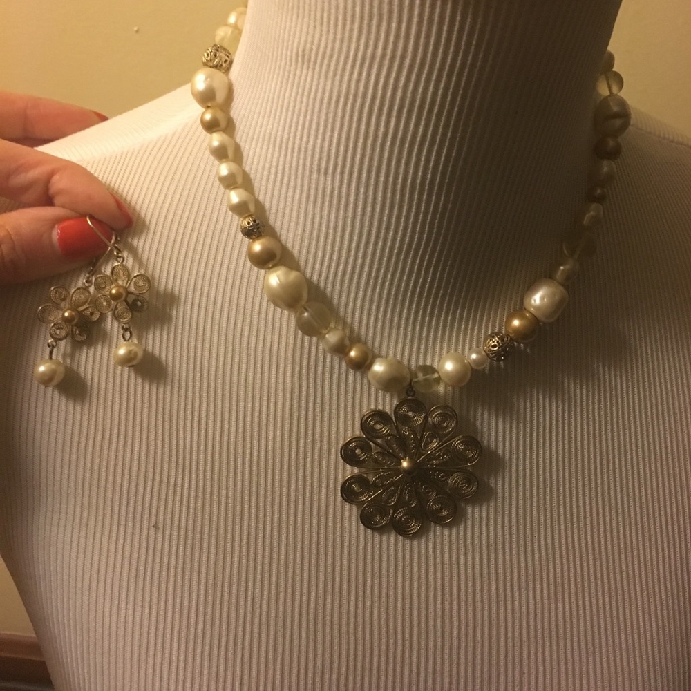 Pearl and gold Vintage set